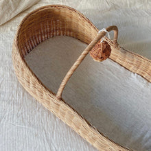 Load image into Gallery viewer, BASSINET MINI STRIPE FITTED SHEET